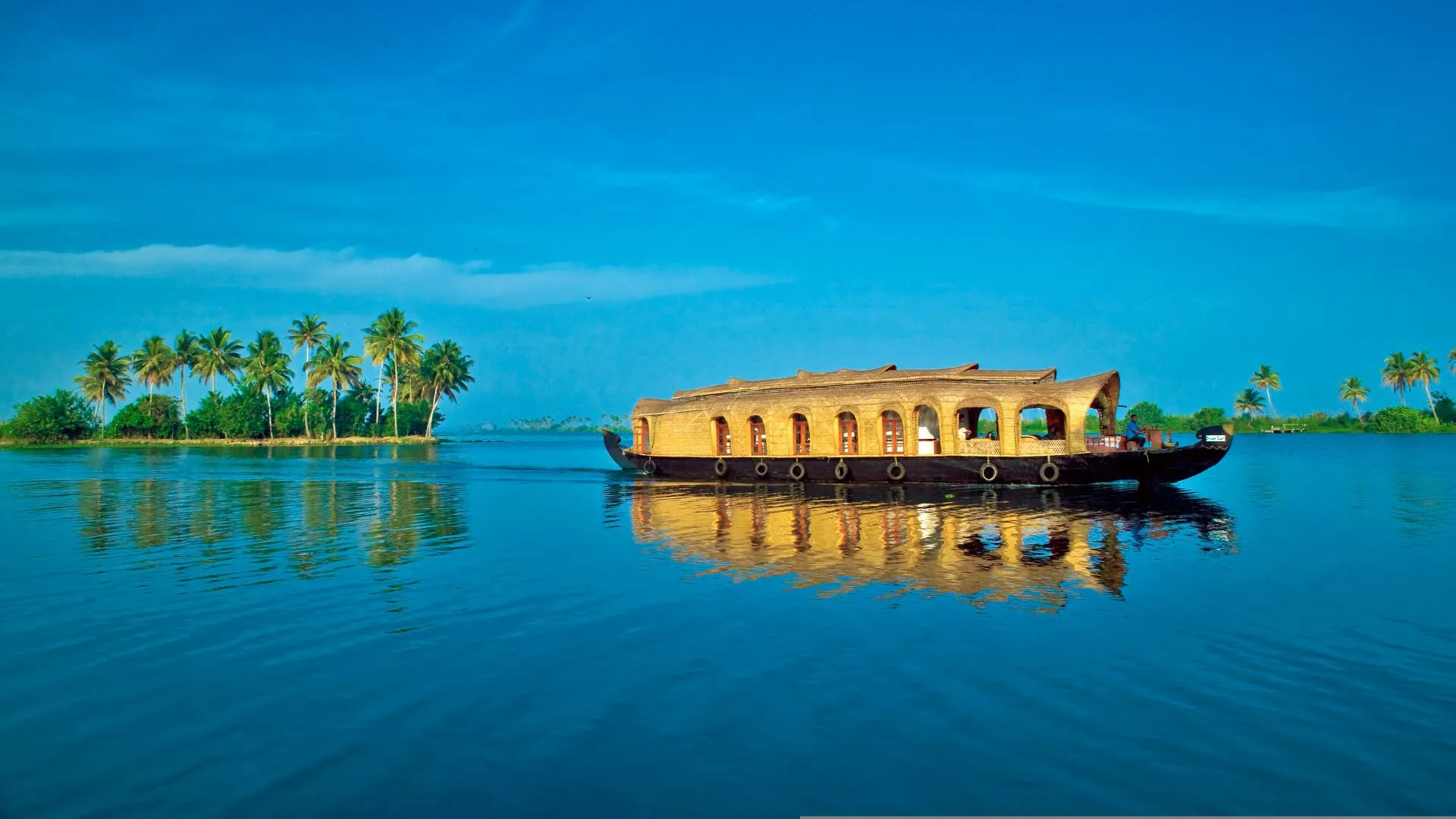 Kerala 5 Days / 4 Nights – Backwaters, Hills and Beaches